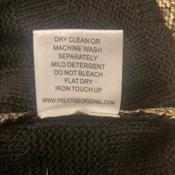 Prestige Gold Metallic Sweater with Fur Collar - Picture 9 of 11